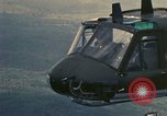 Standbild UH-1 Iroquois Hubschrauber United States USA, 1970, aus Sekunde 31 historischem Filmmaterial Videoclip 65675077309