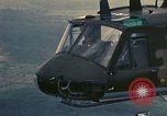 Standbild UH-1 Iroquois Hubschrauber United States USA, 1970, aus Sekunde 34 historischem Filmmaterial Videoclip 65675077309