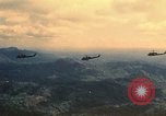 Standbild UH-1 Iroquois Hubschrauber United States USA, 1970, aus Sekunde 36 historischem Filmmaterial Videoclip 65675077309
