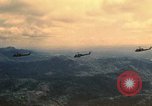 Standbild UH-1 Iroquois Hubschrauber United States USA, 1970, aus Sekunde 37 historischem Filmmaterial Videoclip 65675077309