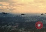 Standbild UH-1 Iroquois Hubschrauber United States USA, 1970, aus Sekunde 41 historischem Filmmaterial Videoclip 65675077309