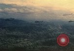 Standbild UH-1 Iroquois Hubschrauber United States USA, 1970, aus Sekunde 48 historischem Filmmaterial Videoclip 65675077309