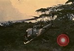Standbild UH-1 Iroquois Hubschrauber United States USA, 1970, aus Sekunde 21 historischem Filmmaterial Videoclip 65675077310
