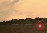 Standbild UH-1 Iroquois Hubschrauber United States USA, 1970, aus Sekunde 25 historischem Filmmaterial Videoclip 65675077310