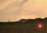 Standbild UH-1 Iroquois Hubschrauber United States USA, 1970, aus Sekunde 29 historischem Filmmaterial Videoclip 65675077310