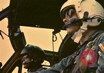Standbild UH-1 Iroquois Hubschrauber United States USA, 1970, aus Sekunde 50 historischem Filmmaterial Videoclip 65675077310
