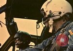 Standbild UH-1 Iroquois Hubschrauber United States USA, 1970, aus Sekunde 54 historischem Filmmaterial Videoclip 65675077310