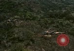 Standbild UH-1 Iroquois Hubschrauber United States USA, 1970, aus Sekunde 57 historischem Filmmaterial Videoclip 65675077310