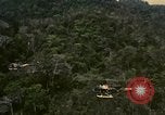 Standbild UH-1 Iroquois Hubschrauber United States USA, 1970, aus Sekunde 61 historischem Filmmaterial Videoclip 65675077310