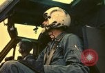 Standbild UH-1 Iroquois Hubschrauber United States USA, 1970, aus Sekunde 13 historischem Filmmaterial Videoclip 65675077311