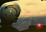 Standbild UH-1 Iroquois Hubschrauber United States USA, 1970, aus Sekunde 22 historischem Filmmaterial Videoclip 65675077311