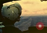 Standbild UH-1 Iroquois Hubschrauber United States USA, 1970, aus Sekunde 23 historischem Filmmaterial Videoclip 65675077311