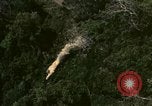 Standbild UH-1 Iroquois Hubschrauber United States USA, 1970, aus Sekunde 31 historischem Filmmaterial Videoclip 65675077311