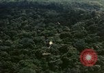 Standbild UH-1 Iroquois Hubschrauber United States USA, 1970, aus Sekunde 33 historischem Filmmaterial Videoclip 65675077311