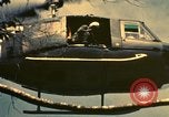 Standbild UH-1 Iroquois Hubschrauber United States USA, 1970, aus Sekunde 61 historischem Filmmaterial Videoclip 65675077311