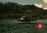 Standbild UH-1 Iroquois Hubschrauber United States USA, 1970, aus Sekunde 6 historischem Filmmaterial Videoclip 65675077312