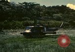 Standbild UH-1 Iroquois Hubschrauber United States USA, 1970, aus Sekunde 9 historischem Filmmaterial Videoclip 65675077312