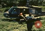 Standbild UH-1 Iroquois Hubschrauber United States USA, 1970, aus Sekunde 18 historischem Filmmaterial Videoclip 65675077312