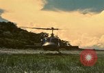 Standbild UH-1 Iroquois Hubschrauber United States USA, 1970, aus Sekunde 22 historischem Filmmaterial Videoclip 65675077312