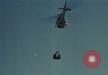 Standbild UH-1 Iroquois Hubschrauber United States USA, 1970, aus Sekunde 51 historischem Filmmaterial Videoclip 65675077312
