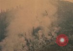 Standbild UH-1 Iroquois Hubschrauber United States USA, 1970, aus Sekunde 30 historischem Filmmaterial Videoclip 65675077313