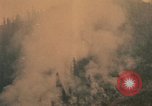 Standbild UH-1 Iroquois Hubschrauber United States USA, 1970, aus Sekunde 32 historischem Filmmaterial Videoclip 65675077313