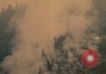 Standbild UH-1 Iroquois Hubschrauber United States USA, 1970, aus Sekunde 33 historischem Filmmaterial Videoclip 65675077313