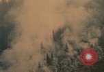 Standbild UH-1 Iroquois Hubschrauber United States USA, 1970, aus Sekunde 34 historischem Filmmaterial Videoclip 65675077313