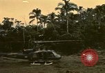 Standbild UH-1 Iroquois Hubschrauber United States USA, 1970, aus Sekunde 46 historischem Filmmaterial Videoclip 65675077313