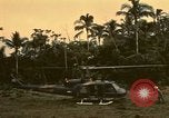 Standbild UH-1 Iroquois Hubschrauber United States USA, 1970, aus Sekunde 47 historischem Filmmaterial Videoclip 65675077313