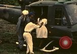 Standbild UH-1 Iroquois Hubschrauber United States USA, 1970, aus Sekunde 57 historischem Filmmaterial Videoclip 65675077313