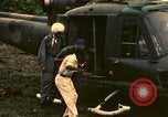 Standbild UH-1 Iroquois Hubschrauber United States USA, 1970, aus Sekunde 59 historischem Filmmaterial Videoclip 65675077313