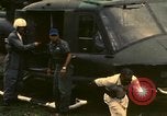 Standbild UH-1 Iroquois Hubschrauber United States USA, 1970, aus Sekunde 62 historischem Filmmaterial Videoclip 65675077313