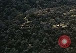 Standbild UH-1 Iroquois Hubschrauber United States USA, 1970, aus Sekunde 17 historischem Filmmaterial Videoclip 65675077314