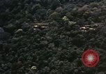 Standbild UH-1 Iroquois Hubschrauber United States USA, 1970, aus Sekunde 20 historischem Filmmaterial Videoclip 65675077314
