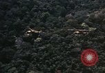 Standbild UH-1 Iroquois Hubschrauber United States USA, 1970, aus Sekunde 23 historischem Filmmaterial Videoclip 65675077314