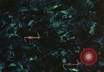 Standbild UH-1 Iroquois Hubschrauber United States USA, 1970, aus Sekunde 29 historischem Filmmaterial Videoclip 65675077314