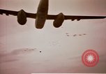 Immagine di Bombardiere americano aeromobile Germania, 1945, secondo 16 filmato di repertorio 65675077325