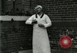 Standbild US Navy Segler Ersten Weltkrieg mess Einrichtung Great Lakes Illinois USA, 1917, aus Sekunde 14 historischem Filmmaterial Videoclip 65675077383