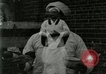 Standbild US Navy Segler Ersten Weltkrieg mess Einrichtung Great Lakes Illinois USA, 1917, aus Sekunde 19 historischem Filmmaterial Videoclip 65675077383