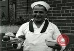 Standbild US Navy Segler Ersten Weltkrieg mess Einrichtung Great Lakes Illinois USA, 1917, aus Sekunde 23 historischem Filmmaterial Videoclip 65675077383