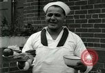 Standbild US Navy Segler Ersten Weltkrieg mess Einrichtung Great Lakes Illinois USA, 1917, aus Sekunde 25 historischem Filmmaterial Videoclip 65675077383