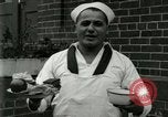 Standbild US Navy Segler Ersten Weltkrieg mess Einrichtung Great Lakes Illinois USA, 1917, aus Sekunde 37 historischem Filmmaterial Videoclip 65675077383