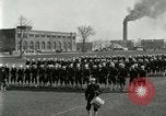 Standbild US Navy Segler bohren während Ersten Weltkrieg Ausbildung Great Lakes Illinois USA, 1917, aus Sekunde 8 historischem Filmmaterial Videoclip 65675077388
