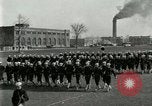 Standbild US Navy Segler bohren während Ersten Weltkrieg Ausbildung Great Lakes Illinois USA, 1917, aus Sekunde 10 historischem Filmmaterial Videoclip 65675077388