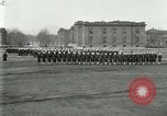 Standbild US Navy Segler bohren während Ersten Weltkrieg Ausbildung Great Lakes Illinois USA, 1917, aus Sekunde 13 historischem Filmmaterial Videoclip 65675077388