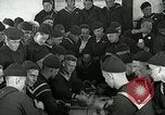 Standbild US Navy Segler Spielkarten Great Lakes Illinois USA, 1917, aus Sekunde 7 historischem Filmmaterial Videoclip 65675077390