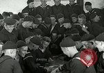 Standbild US Navy Segler Spielkarten Great Lakes Illinois USA, 1917, aus Sekunde 12 historischem Filmmaterial Videoclip 65675077390