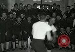 Standbild US Navy sailor Erholung Great Lakes Illinois USA, 1917, aus Sekunde 11 historischem Filmmaterial Videoclip 65675077391