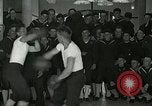 Standbild US Navy sailor Erholung Great Lakes Illinois USA, 1917, aus Sekunde 17 historischem Filmmaterial Videoclip 65675077391